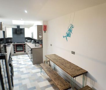 6 bedroom house of multiple occupation to rent - Photo 2