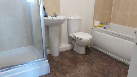 Prescot, Prescot - Photo 3