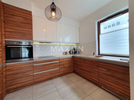 Nowoczesne przy stacji metra Rondo Daszyńskiego. - Photo 4