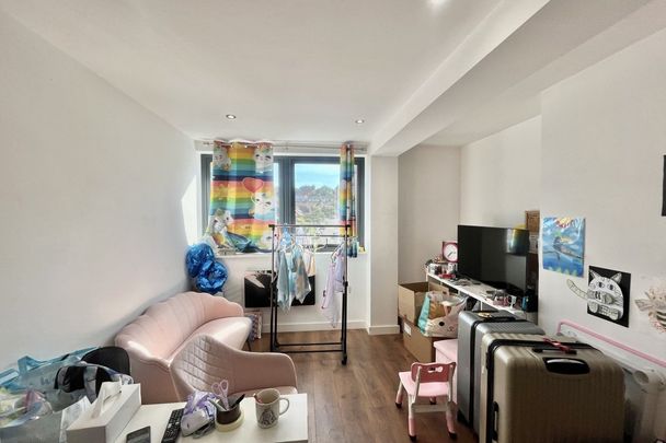 Carlton Square - Photo 1