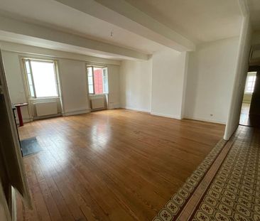 Location Appartement 4 pièces 109m² MACON 71000 - Photo 1