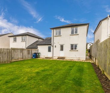 3 bedroom detached house to rent - Photo 2