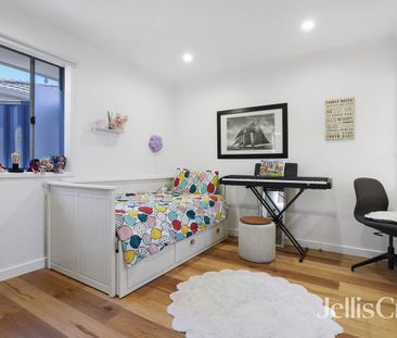 Fully Renovated Sophistication in a Prime Highett Location - Photo 6