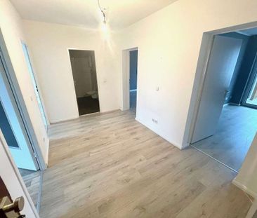 3-Zimmer Wohnung in Berlin Reinickendorf mit Balkon f&uuml;r Renovi... - Photo 3