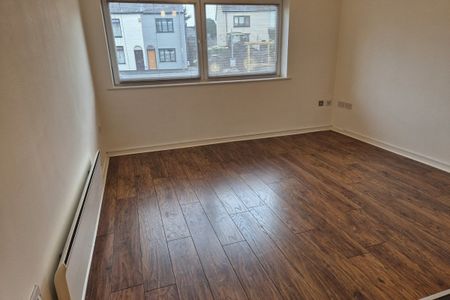 Bridge Lane - Photo 3