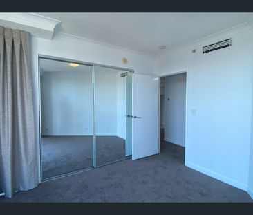 21810/5 Lawson St, Southport, Qld 4215 - Photo 6