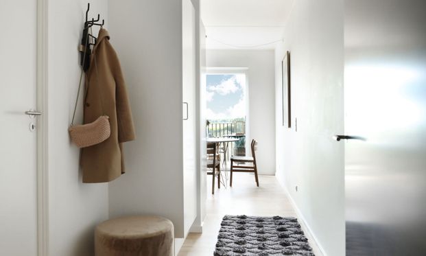 Lækker 2-etages lejlighed med rummelige værelser, olivengrønt køkken og tæt på Fælleden - Photo 1