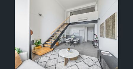 New York Loft Apartment with Study - Photo 3