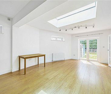 5 bedroom semi-detached house to rent - Photo 4