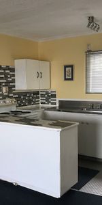 A lovely one bedroom unit on the second floor in a block of units located on a private tree lined cul-de-sac within a walking distance to Hamilton City. - Photo 3