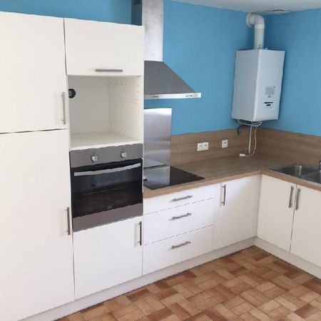 NOUVEAUTE- LOCATION:PLEIN CENTRE DE VERN/ SEICHE Maison T2 de 55 m² habitables environ, avec ac... - Photo 3