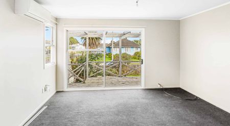 Three bedroom home in Otara! - Photo 3