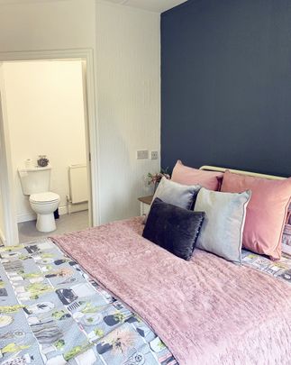 Liverpool, L8 - Photo 1