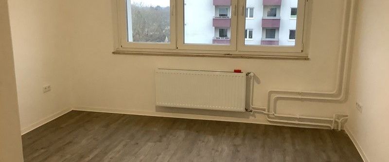 Sanierte 2-Zi.-Wohnung mit Balkon! - Photo 1