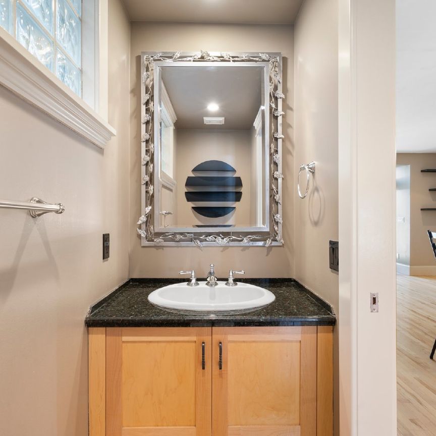 204 26 Ave Nw - Photo 1