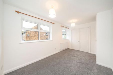 4 bedroom detached house to rent - Photo 5