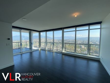Condo in Burnaby, BC - Photo 5