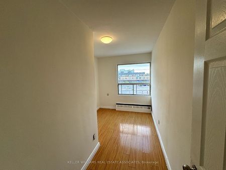For Lease - 3071 Hurontario Street Unit# 1, Mississauga, Ontario - Photo 3