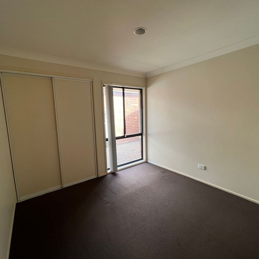 1 Swansdale Close, 4211, Nerang Qld - Photo 1