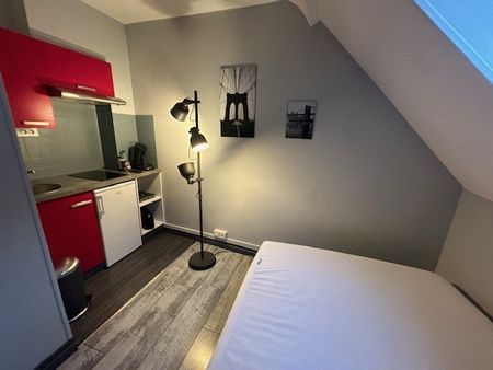 Studio de 11.48 m² avec mise à disposition du mobilier – rue Saint-Nicolas – Lille centre réf 218-004 - Photo 2