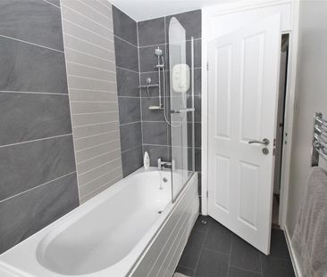 Westover Court, High Wycombe - Photo 3