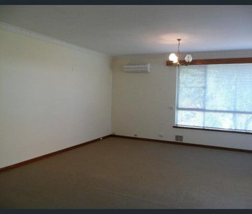 Spacious 2 Bedroom Duplex - Photo 5