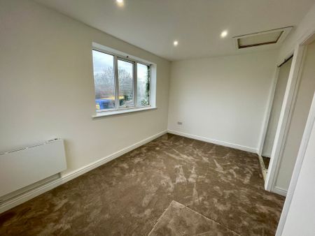 1 bedroom town house to let - Photo 2