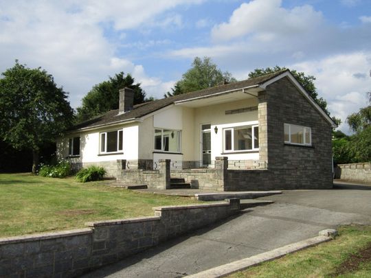 3 bed Bungalow - To Let - Photo 1