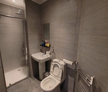 Room in a Shared House, Littleton Road, M7 - Photo 4