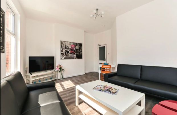 Room in a Shared Flat, Ferndale Road, L15 - Photo 1