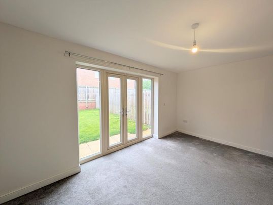 3 bedroom semi-detached house to rent - Photo 1