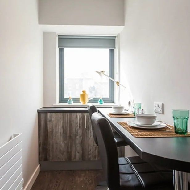 Room in a Shared Flat, Queens Walk, RG1 - Photo 1