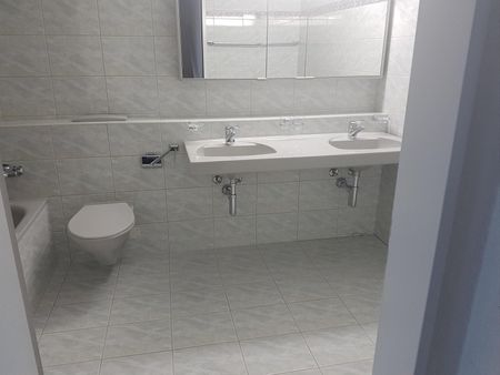 4 Zimmer, 103 m², 2. Stock - Photo 2