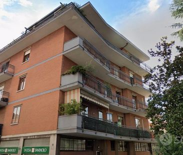 Stanza singola a Seregno con balcone-due bagni - Photo 1