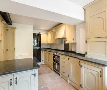 3 bedroom semi-detached house to rent - Photo 6