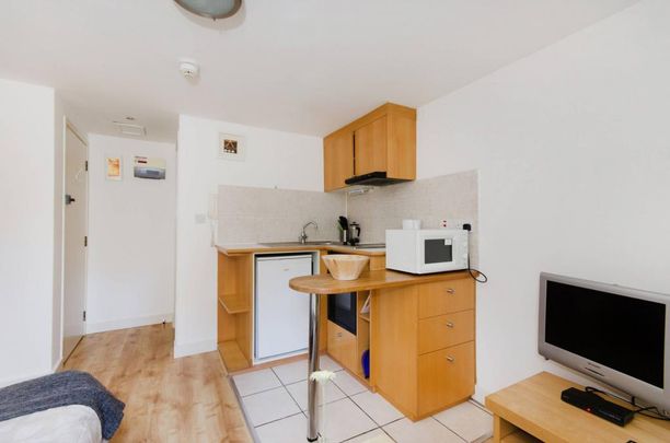 Flat 41 West Cromwell Road, Earls Court SW5 9QL - Photo 1