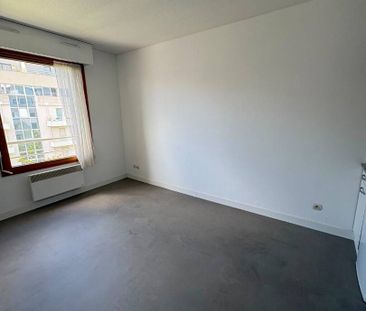 Studio meublé – Cours Sully - Photo 3