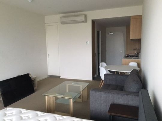 Partly Furnished Studio Apartment - Be Quick! - Photo 1