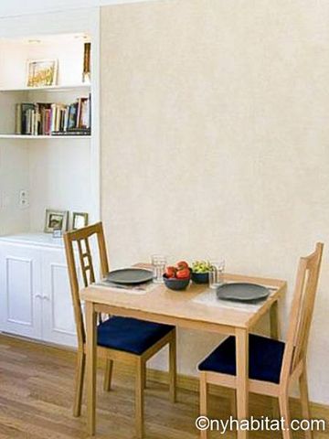 Logement à Paris, Location meublée - Photo 5