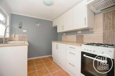 Milton Road West, Lowestoft, NR32 - Photo 4