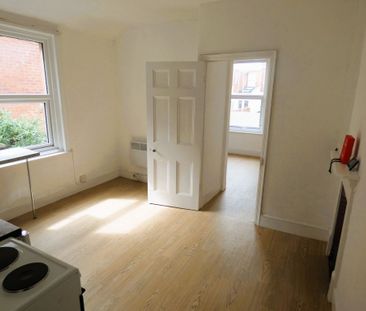 1 bed Apartment - To Let - Photo 3