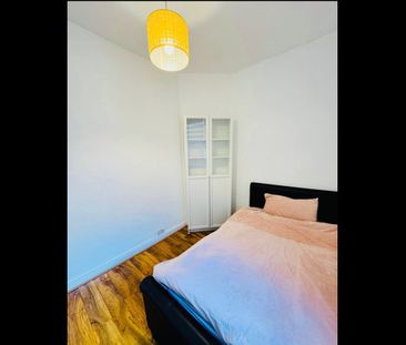 Room in a Shared House, Rusholme Grove, M14 - Photo 4