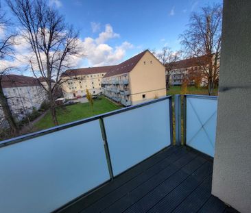 SEMMELHAACK: Erstbezug! Sanierte 4-Zimmer Wohnung mit Balkon - Photo 3