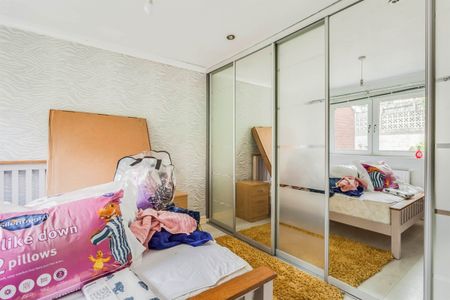 Victoria Grove - Photo 3