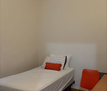 For Lease - 262 EMOND Street Unit# A, Vanier and Kingsview Park, On... - Photo 4