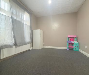 1/2 Bedroom Flat To Let - High Wycombe - Photo 1