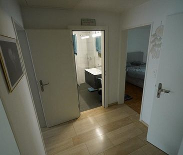 Attraktives renoviertes Doppeleinfamilienhaus - Photo 2