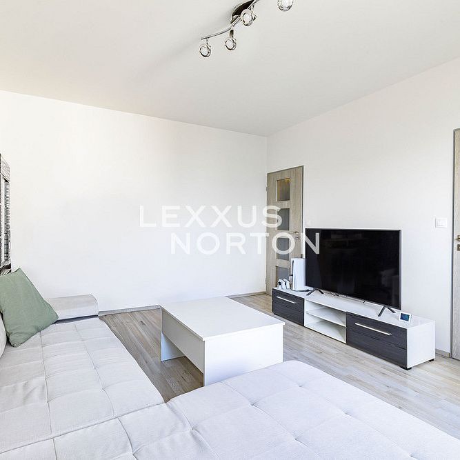 Pronájem bytu 2+1 56 m² - Photo 1