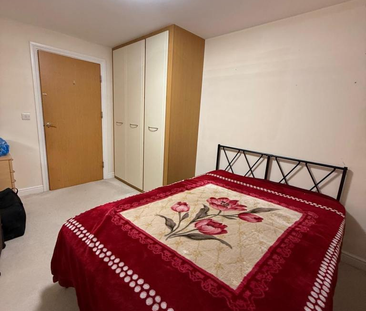 1 bedroom in a house share to rent - Photo 2