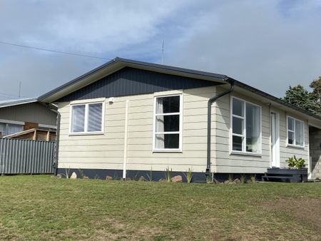 Tidy Two Bedroom Home - Photo 5